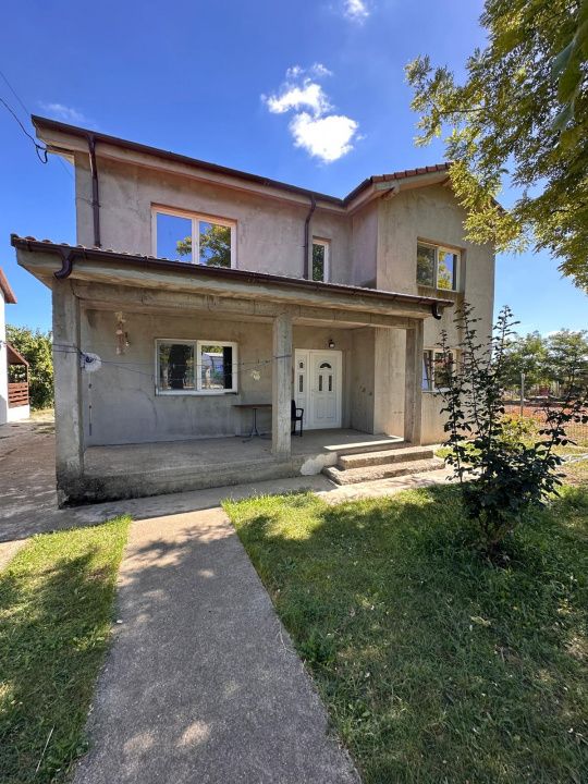 Casă P+1 cu 6 camere de vânzare în Mihail Kogălniceanu – teren 500 mp – fotografia 2 din 31