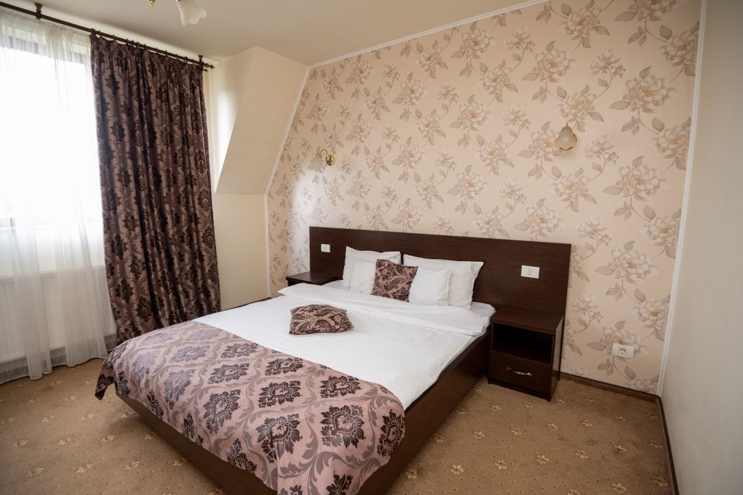 Hotel Miky Arad de vanzare | Investitie cu utilizari multiple | 42 camere cazare – fotografia 12 din 66