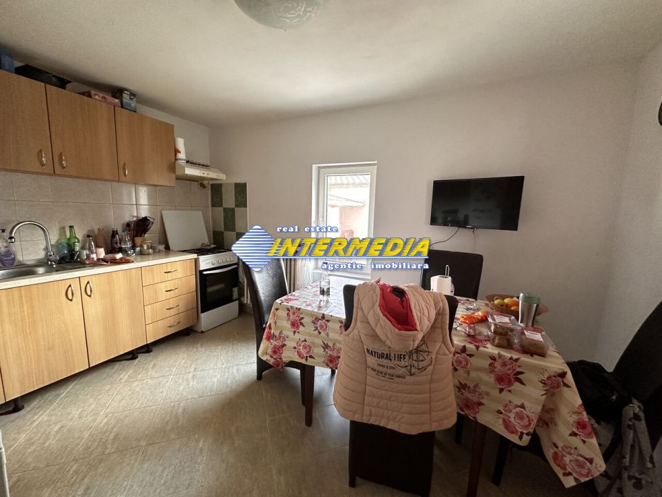Casa cu 3 camere  in Cetate la asfalt cu 1176 mp Teren – fotografia 2 din 15