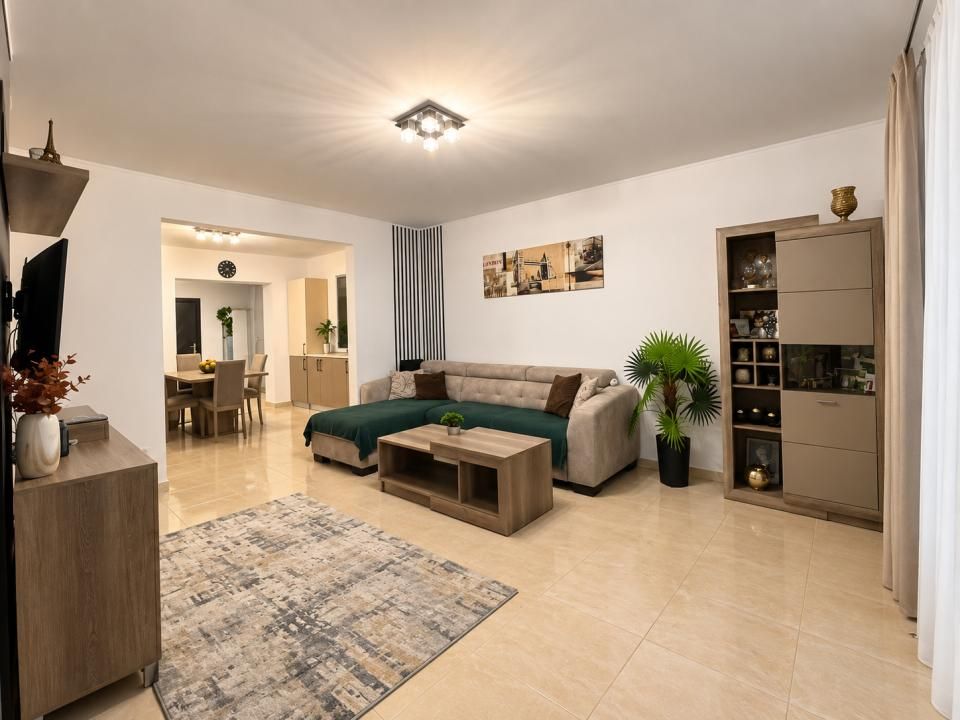 Casa 4 camere in Trivale - str. Campului | Dormitor la Parter - Mobilata si Util – fotografia 1 din 10