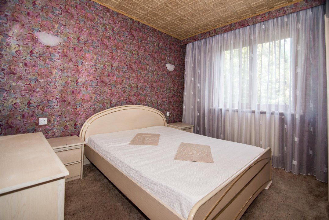 Inchiriere - Apartament 3 camere - Zona Centrala – fotografia 5 din 8