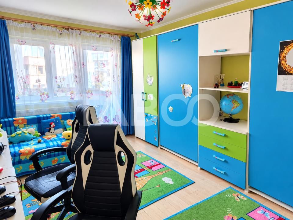 Apartament cu 4 camere renovat in Plopilor etaj intermediar – fotografia 3 din 5
