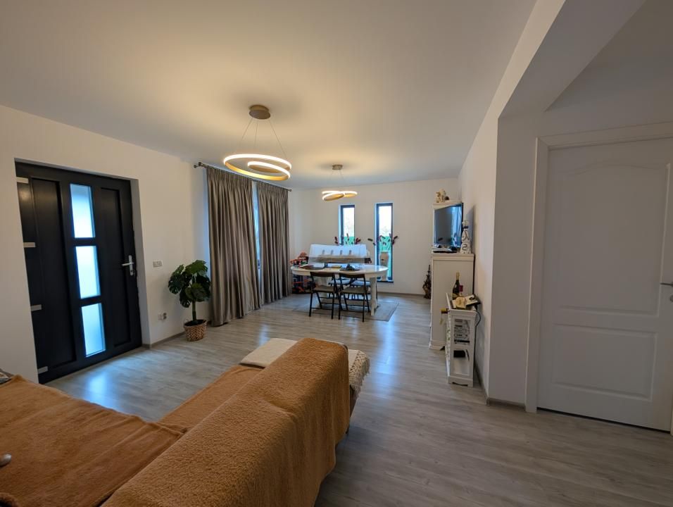 Casa Lilieci amenajata modern, mobilată - utilata – fotografia 9 din 13