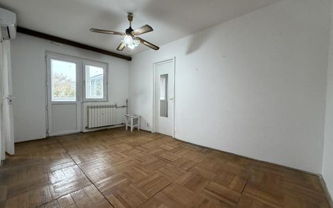 Apartament 3 camere, 44mp utili, etaj 4 - Piata Doina