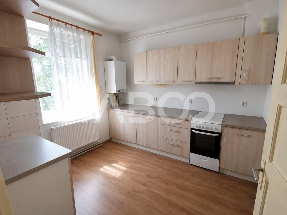 Casa cu 2 camere decomandate 335 mp teren in zona Parcul Tineretului – fotografia 9 din 14