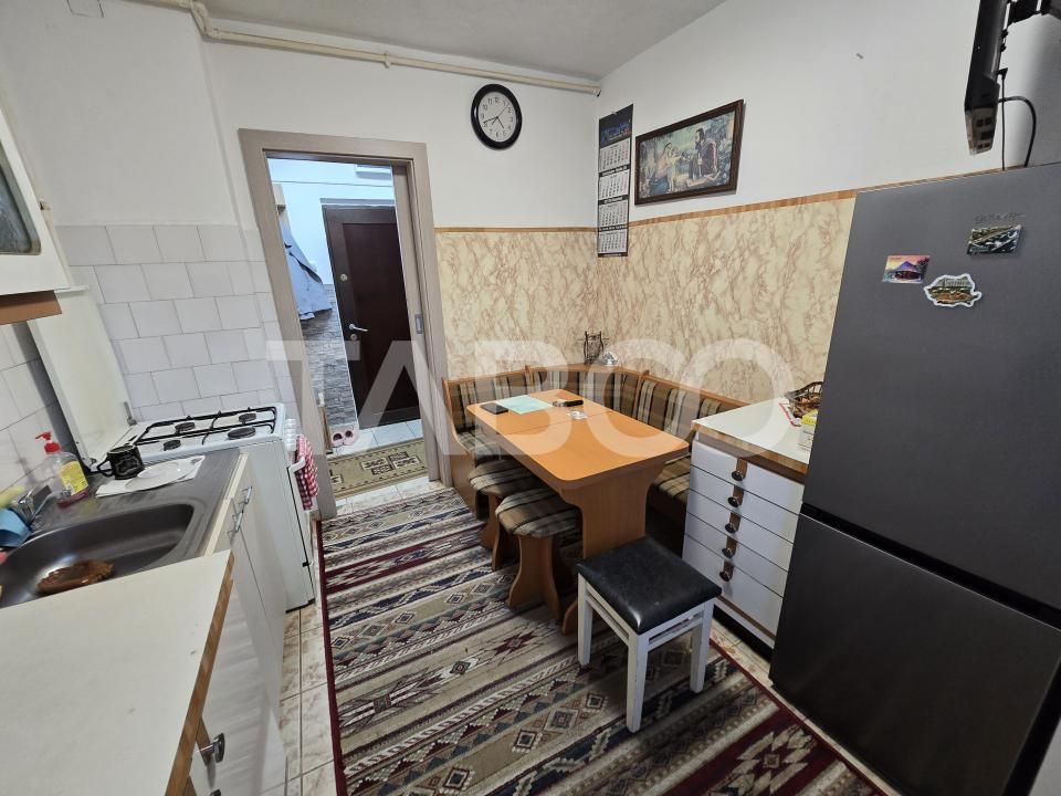 Apartament decomandat mobilat balcon pivnita zona Mihai Viteazul Sibiu – fotografia 13 din 13