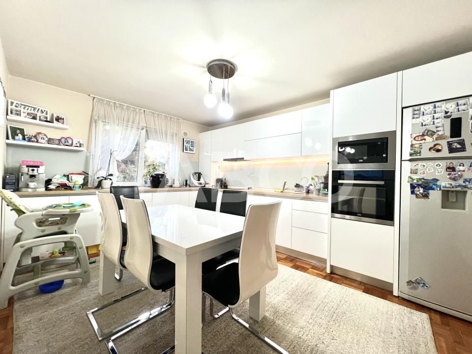 Apartament cu 3 camere in Marasti 100 mp 2 bai bloc izolat zona Farmec – fotografia 3 din 11