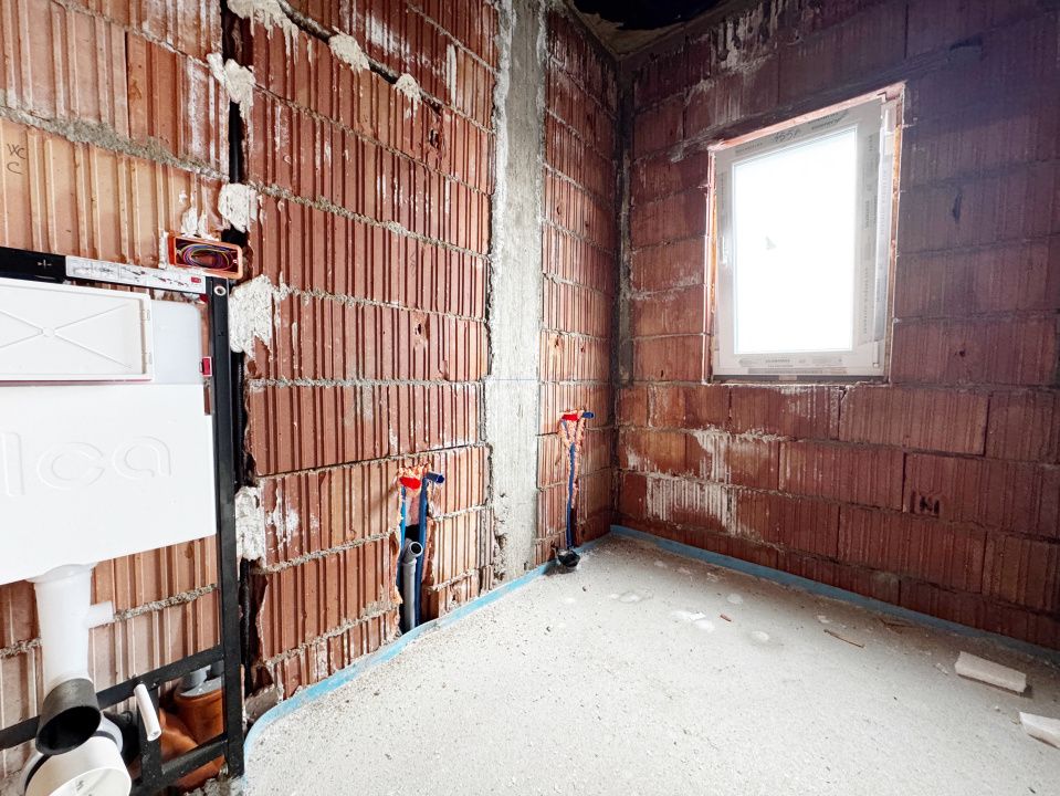 Duplex despartit prin camera tehnica, 121mp utili si 350mp teren - Urseni – fotografia 15 din 29