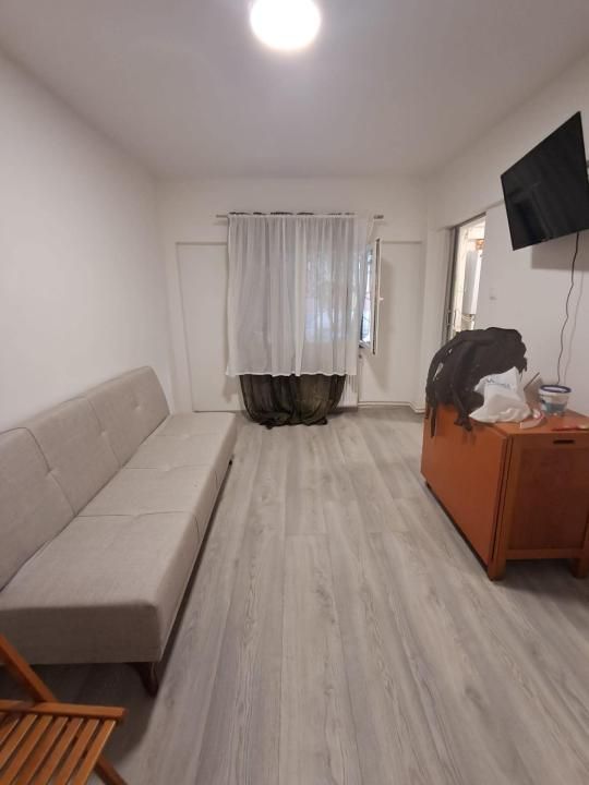 Garsoniera , 22 mp, renovata, mobilata si utilata - Calea Buziasului – fotografia 1 din 6