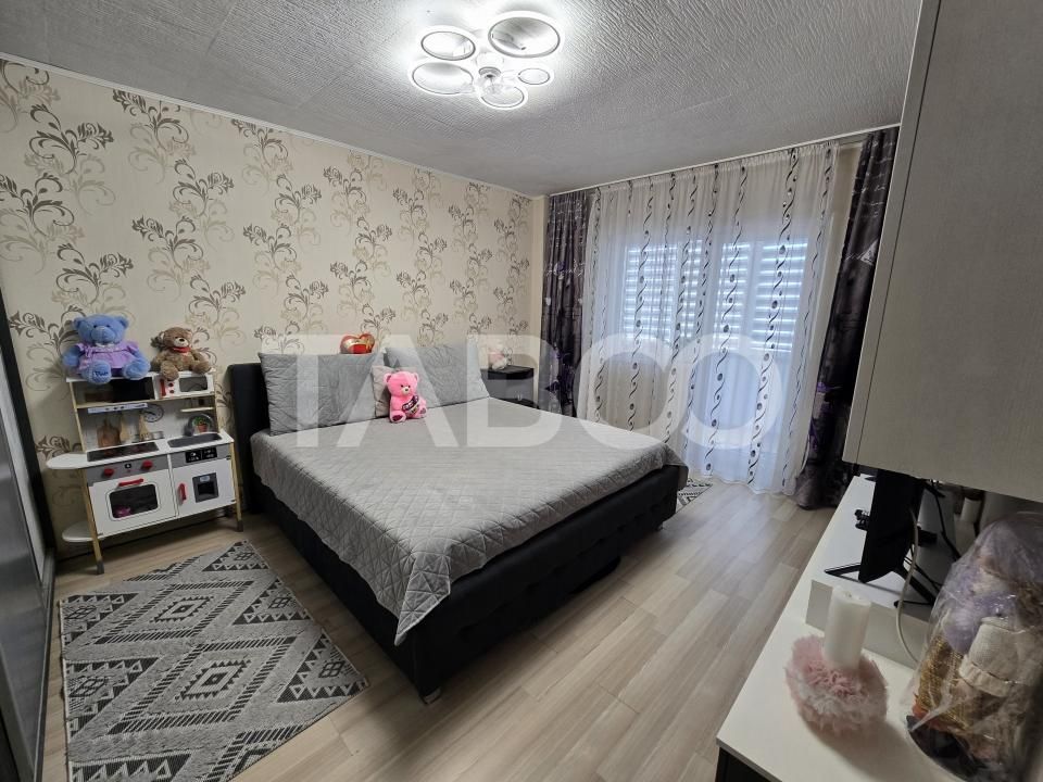 Apartament 3 camere mobilat 2 bai balcon pivnita Mihai Viteazul Sibiu – fotografia 2 din 18