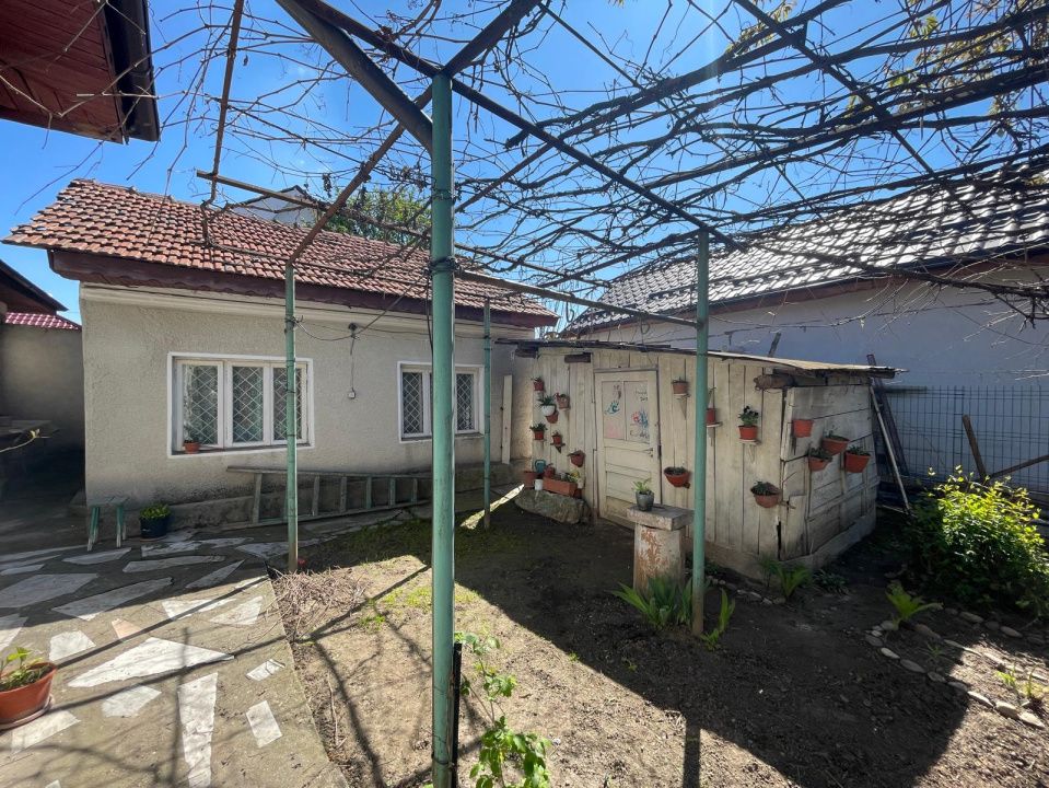 Casă parter bilaterală cu teren de 401mp și toate utilitățile în Catargiu – fotografia 3 din 11