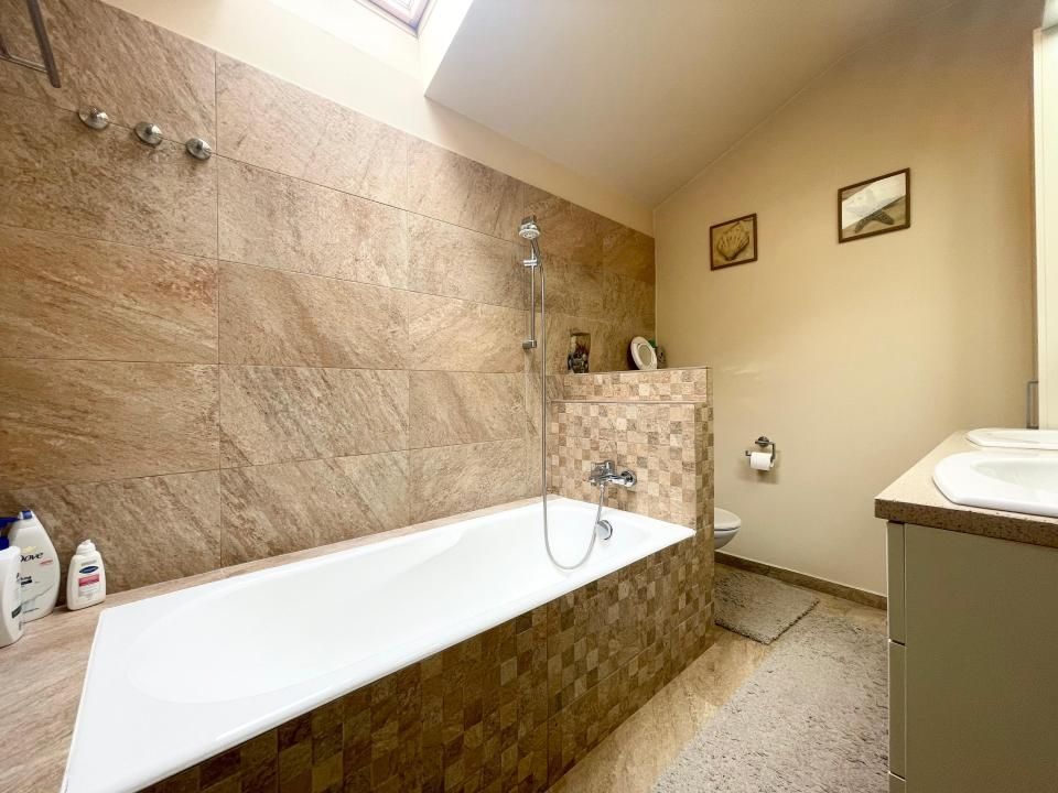 Casa individuala mobilata si utilata - zona Girocului – fotografia 15 din 19