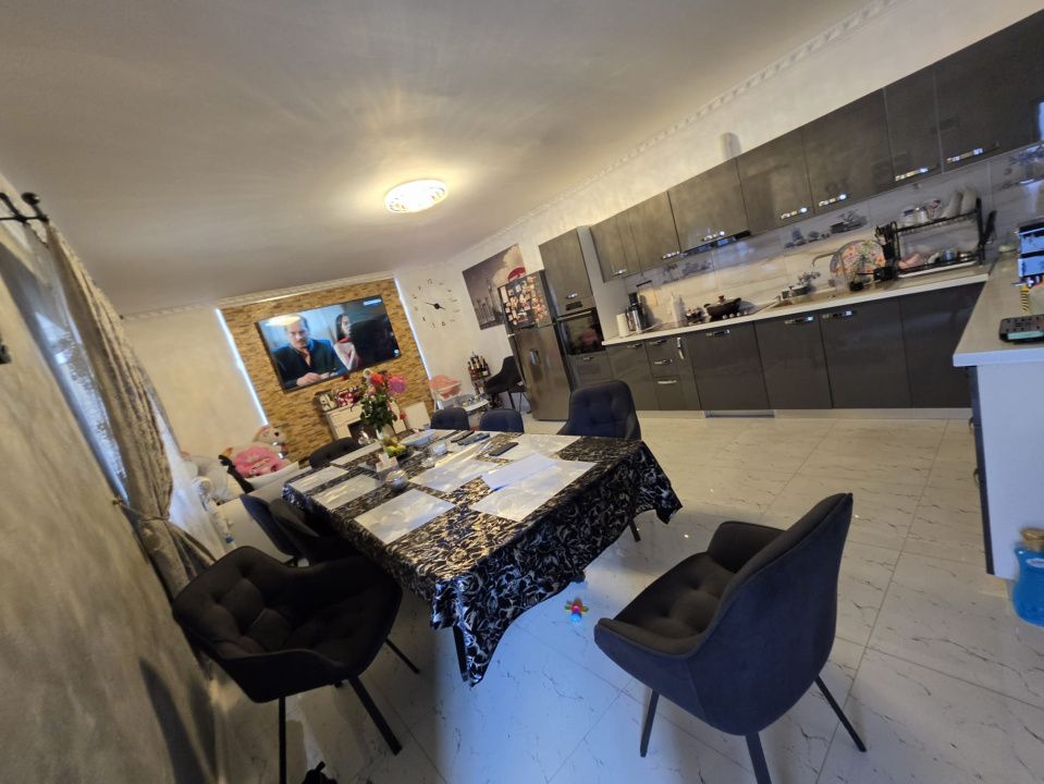 🏡 APARTAMENT LA CASĂ DE VÂNZARE – 70,2 MP UTILI + CURTE, Turnisor – fotografia 2 din 9