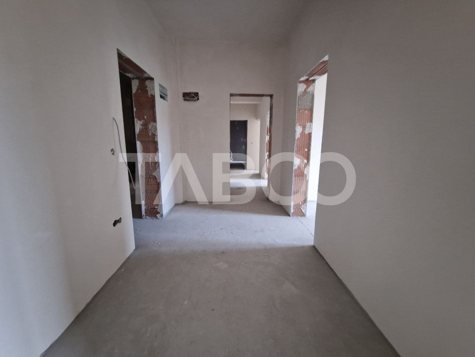 Apartament decomandat 3 camere 2 bai 83 mpu 2 balcoane Sibiu Rahovei – fotografia 3 din 18