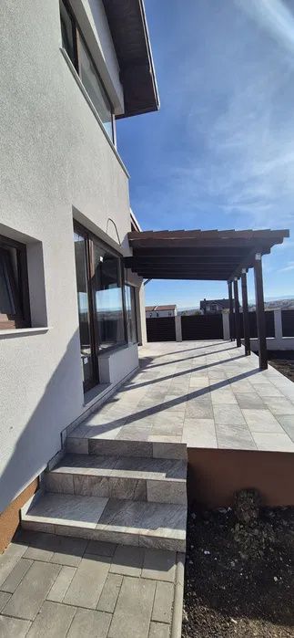Casă modernă în cartier nou, 130mp utili, teren 610 mp | Dezmir – fotografia 4 din 11