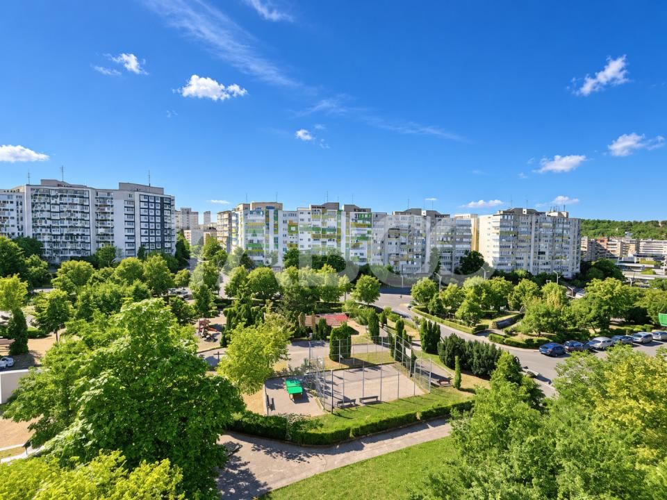 Apartament cu 3 camere decomandate in Manastur pe Primaverii – fotografia 1 din 9