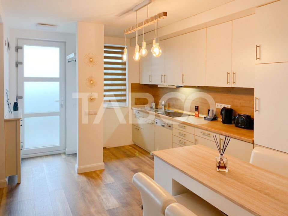 Casa cu 4 camere si vedere panoramica chiar la intrare In Cristian – fotografia 4 din 14