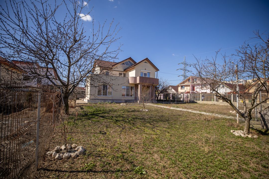 Casă P+1 de vânzare în Năvodari – 250 mp utili, teren 558 mp │Comision 0% – fotografia 2 din 45