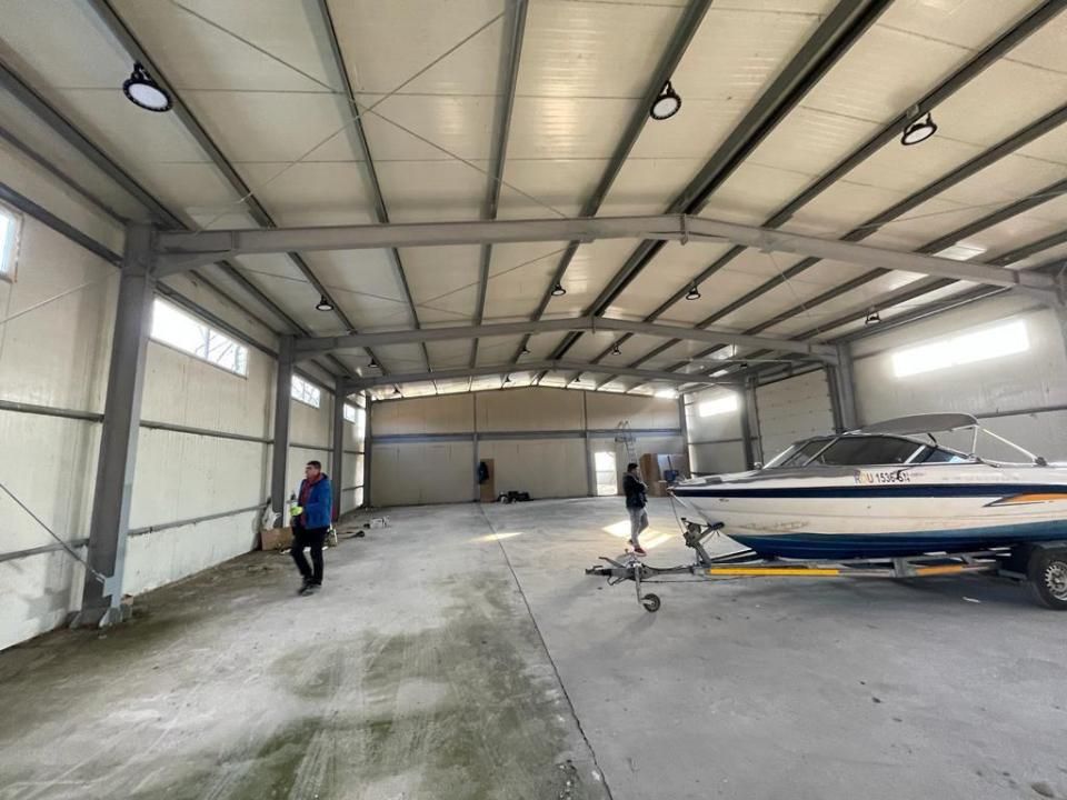 HALĂ INDUSTRIALĂ + BIROURI | 1.017 MP CONSTRUIȚI | TEREN 3.500 MP | – fotografia 8 din 9