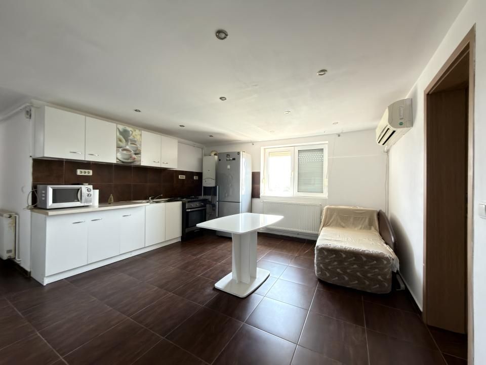 Apartament 3 camere, Semidecomandat, 55 mp utili - zona Bucovinei – fotografia 2 din 10
