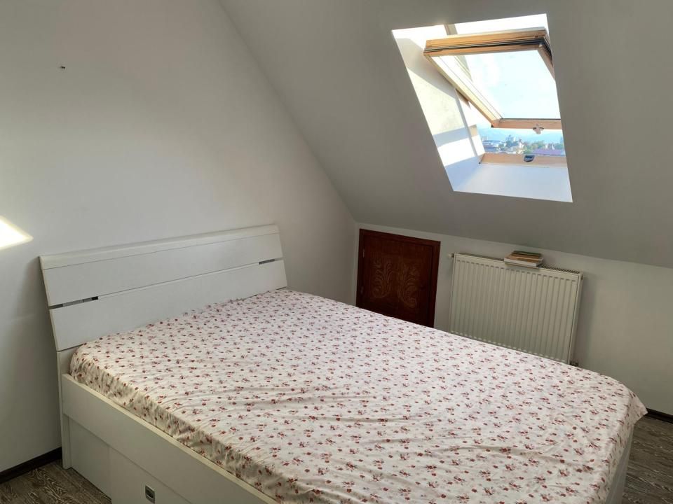 Apartament la mansarda zona centrala – fotografia 5 din 15