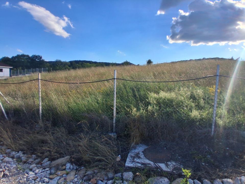 Teren intravilan de vânzare, 700 mp.  la 8 km de Cluj-Napoca – fotografia 2 din 2