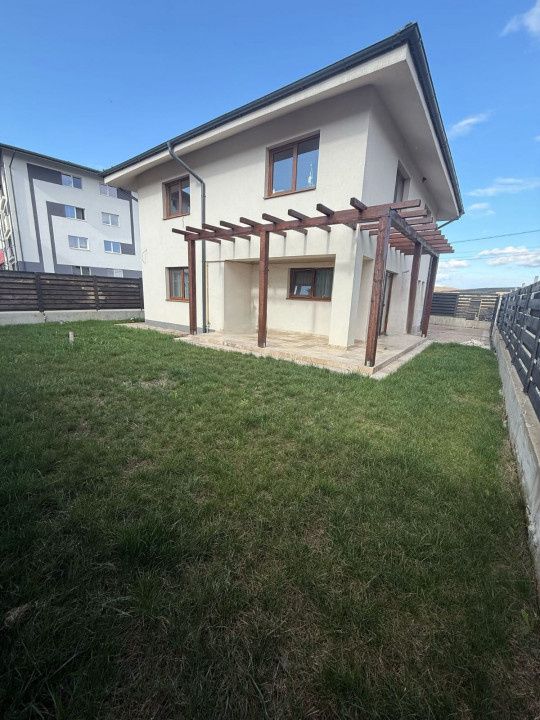 Casă deosebită P+E, cu 4 dormitoare, Apahida – fotografia 5 din 11