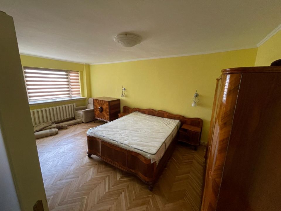 Apartament 4 camere I decomandat I Cetate cu vedere spre Catedrala I 2 bai I – fotografia 7 din 10