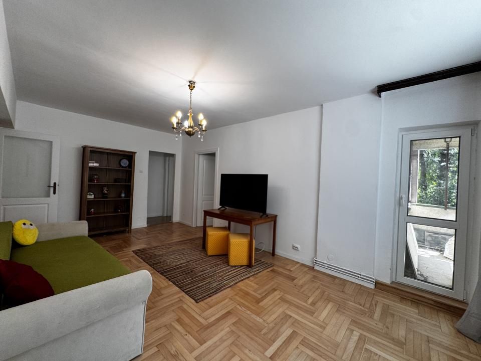 Apartament cu 2 camere si balcon | etaj 1 | Mioritei | de vanzare – fotografia 3 din 13
