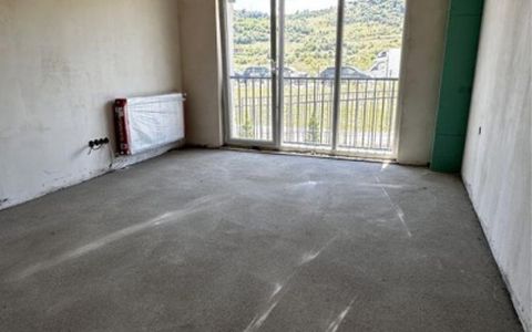 Oportunitate! Apartament 40 mp utili, semifinisat, parcare, zona Terra!
