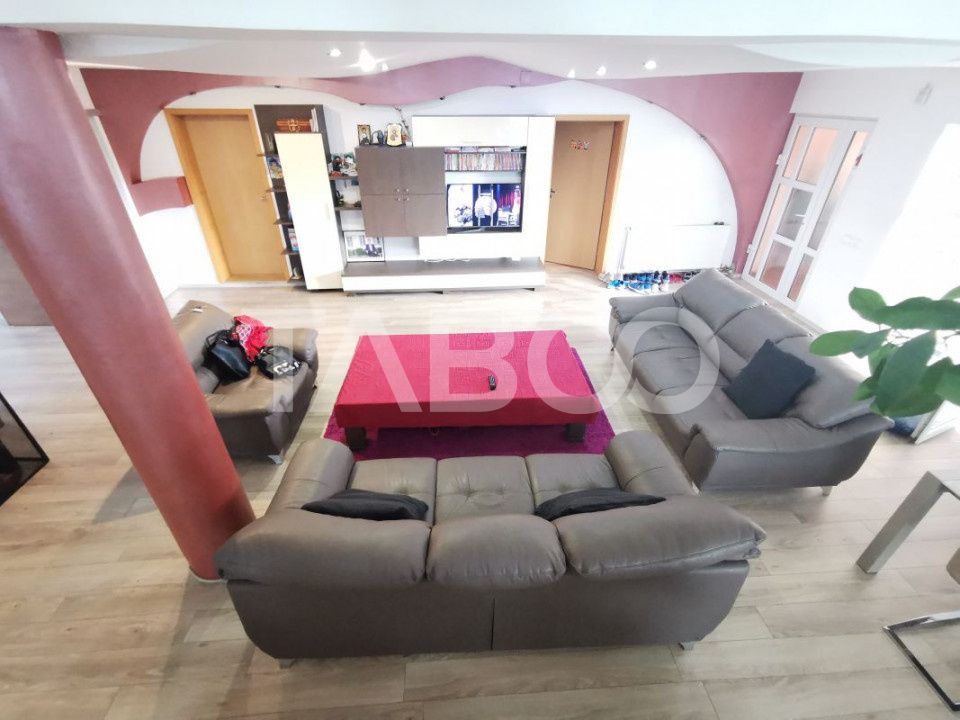 Casa in zona Centrala cu 8 camere mobilate teren 890 mp – fotografia 12 din 20