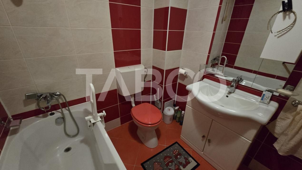 Apartament cu 3 camere etajul 1 de vanzare zona Pictor Brana Selimbar – fotografia 10 din 14