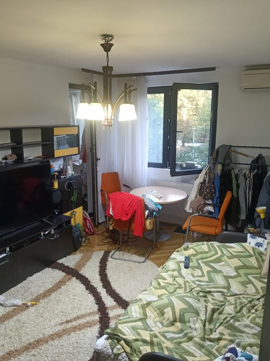 Apartament 3 camere -12 minute de mers  pana la metrou Costin Giorgian – fotografia 1 din 11