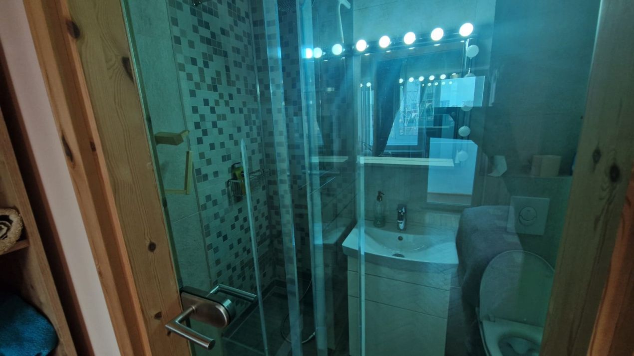Apartament 3 camere, decomandat, 100mp, Calea Severinului zona Hotel Grim – fotografia 10 din 14