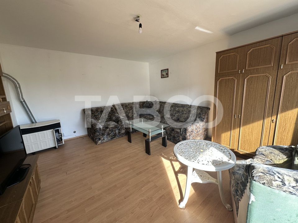 Apartament decomandat 2 camere boxa la subsol zona Titu Pertia – fotografia 3 din 6