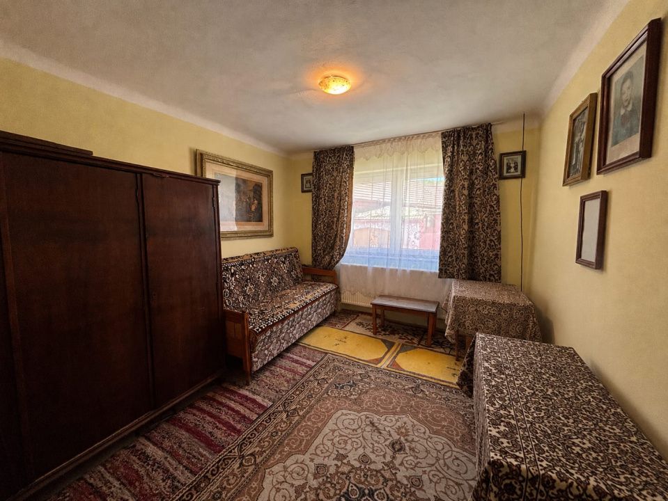 Casă de vânzare cu teren de 700 mp - Boiţa, Sibiu – fotografia 2 din 10