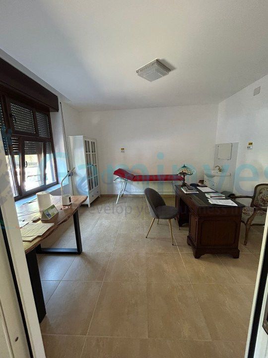 Spatiu comercial de inchiriat zona Spital, Oradea, Bihor – fotografia 2 din 6