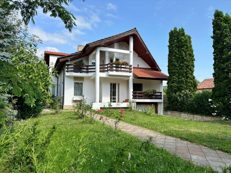 Casă De Vânzare | Comănești, Județul Bacău | COMISION 0% – fotografia 1 din 72