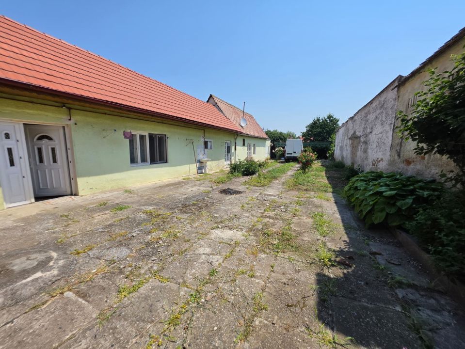 Casa la tara, Apoldul de Sus, 4 camere dormitoare, anexe, pivnita, teren 1200 mp – fotografia 8 din 43