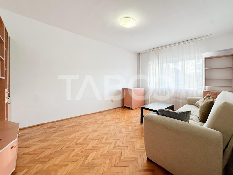 Apartament cu 3 camere decomandate de vanzare in cartierul Zorilor – fotografia 2 din 10