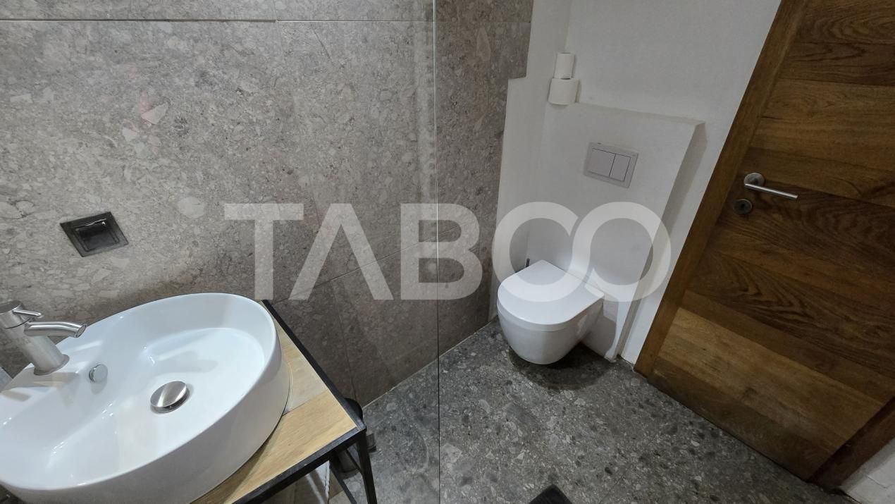 Doua garsoniere de vanzare pentru regim hotelier zona Orasului De jos – fotografia 11 din 12