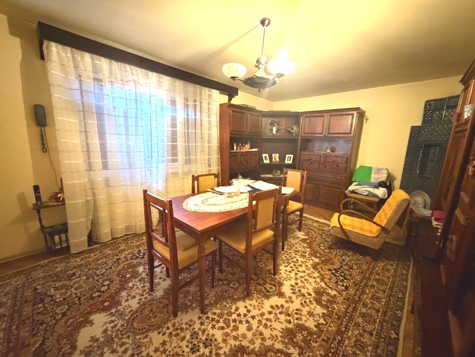 Sebeș Centru – Casă cu suflet 7 Camere 700 mp Teren 2 Garaje Curte Gradină – fotografia 25 din 37