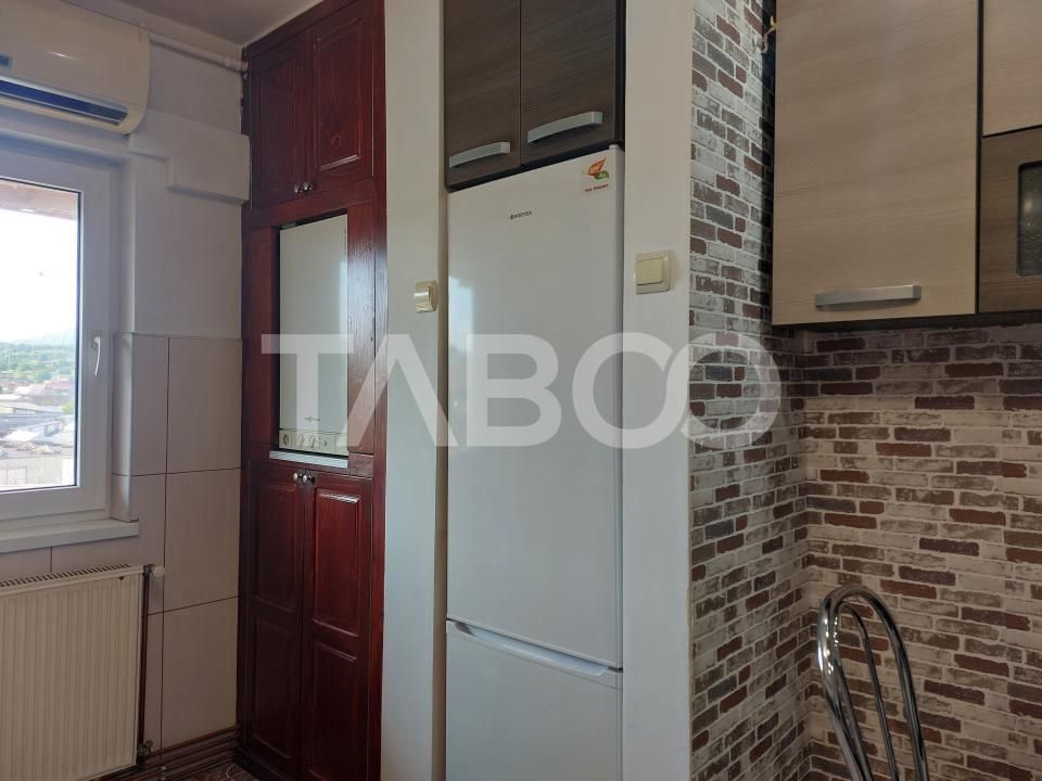 Apartament spatios 49 mp 2 camere decomandate 2 balcone Cisnadie – fotografia 13 din 15