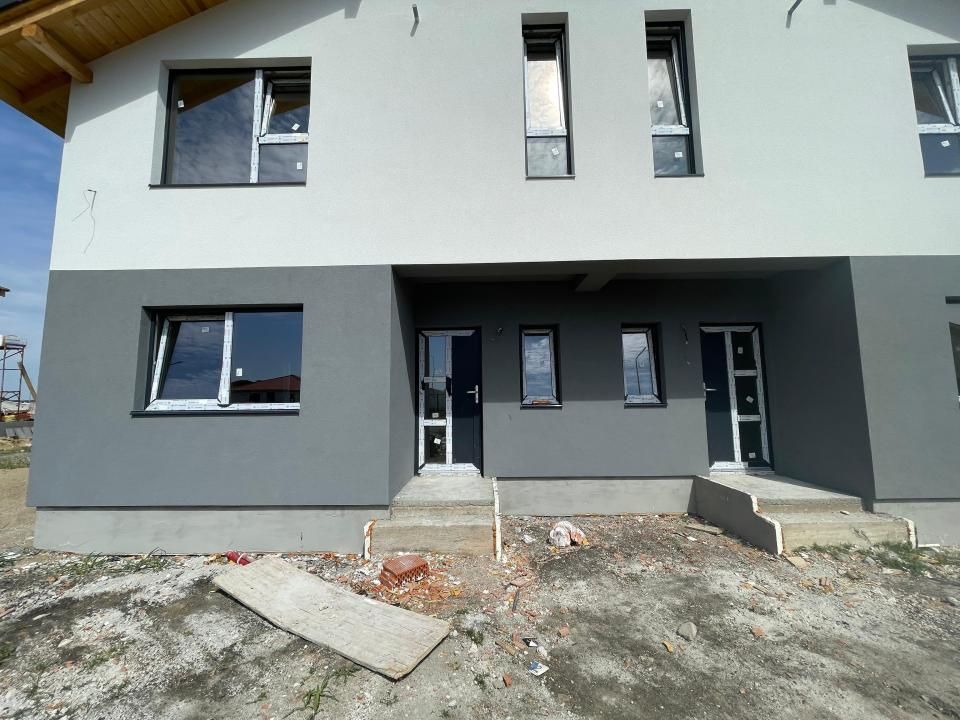 Duplex 4 camere, toate utilitatile - Mosnita Veche – fotografia 1 din 22