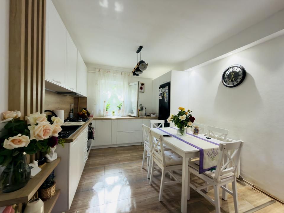 Apartament 3 camere, decomandat, etaj 1, zona Aradului – fotografia 3 din 16