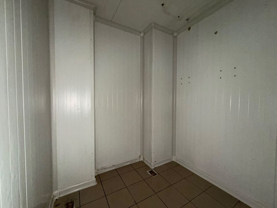 Spațiu comercial stradal 233 mp | Vitrină 15 ml | Șoseaua Vergului | Investiție – fotografia 8 din 14
