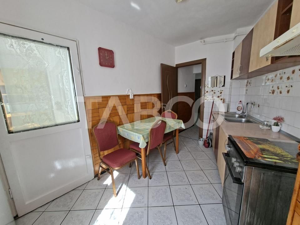 Apartament de inchiriat 2 camere zona Strand etaj 3 bucatarie separata – fotografia 15 din 18
