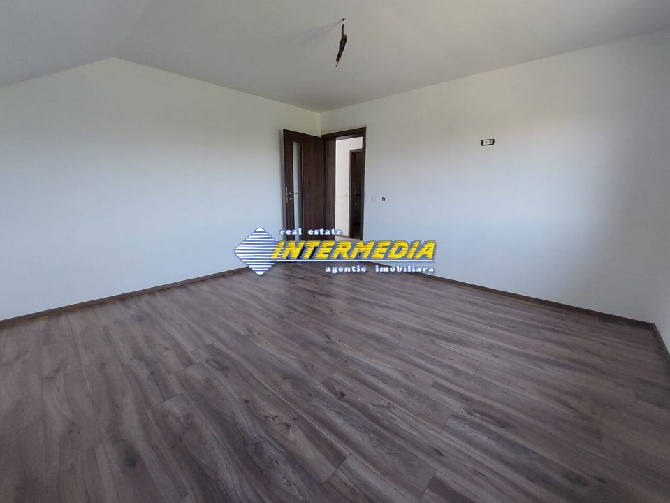Casa Noua de vanzare Zona Cetate – fotografia 3 din 18