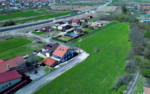 Teren intravilan pentru pensiune , la 2 minute de Strandul Venus, Baile 1 Mai
