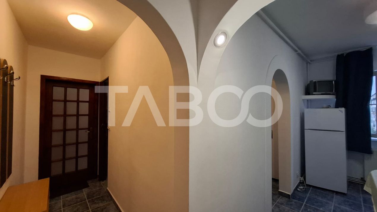 Apartament 3 camere de inchiriat 45 mp zona Vasile Aaron – fotografia 8 din 9